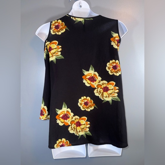 White Mark Black Floral Cold Shoulder Top – Size 3XL - Picture 5 of 10